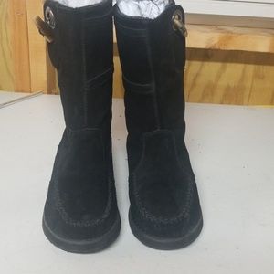 Cobian MukLuks size 8